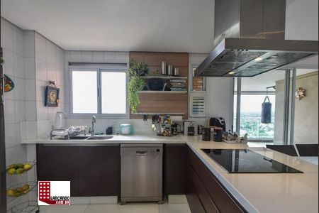 Apartamento à venda com 4 quartos, 240m² - Foto 14