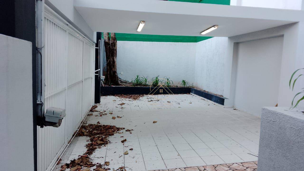 Sobrado à venda e aluguel com 3 quartos, 240m² - Foto 11