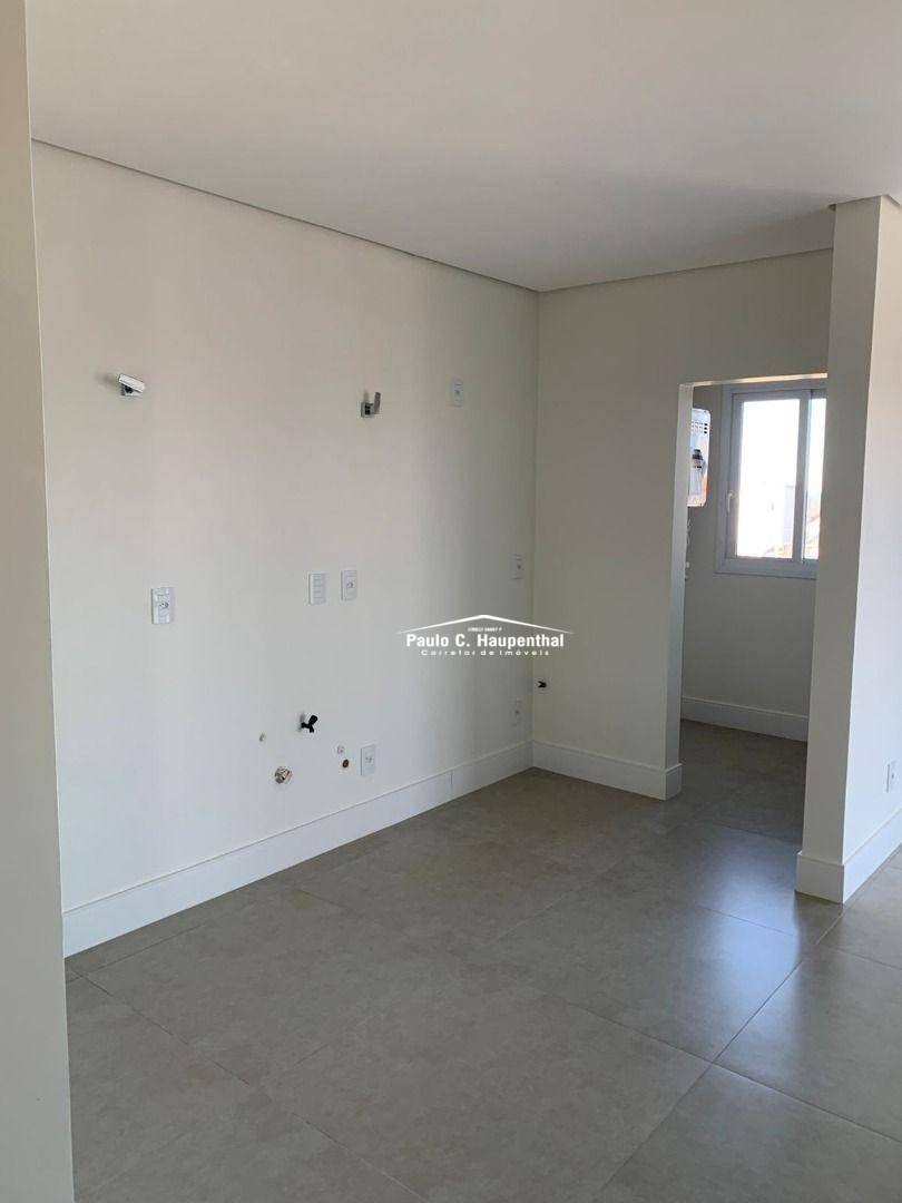 Apartamento à venda com 3 quartos, 137m² - Foto 18