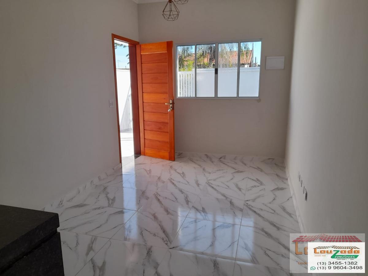 Casa à venda com 2 quartos, 125m² - Foto 2