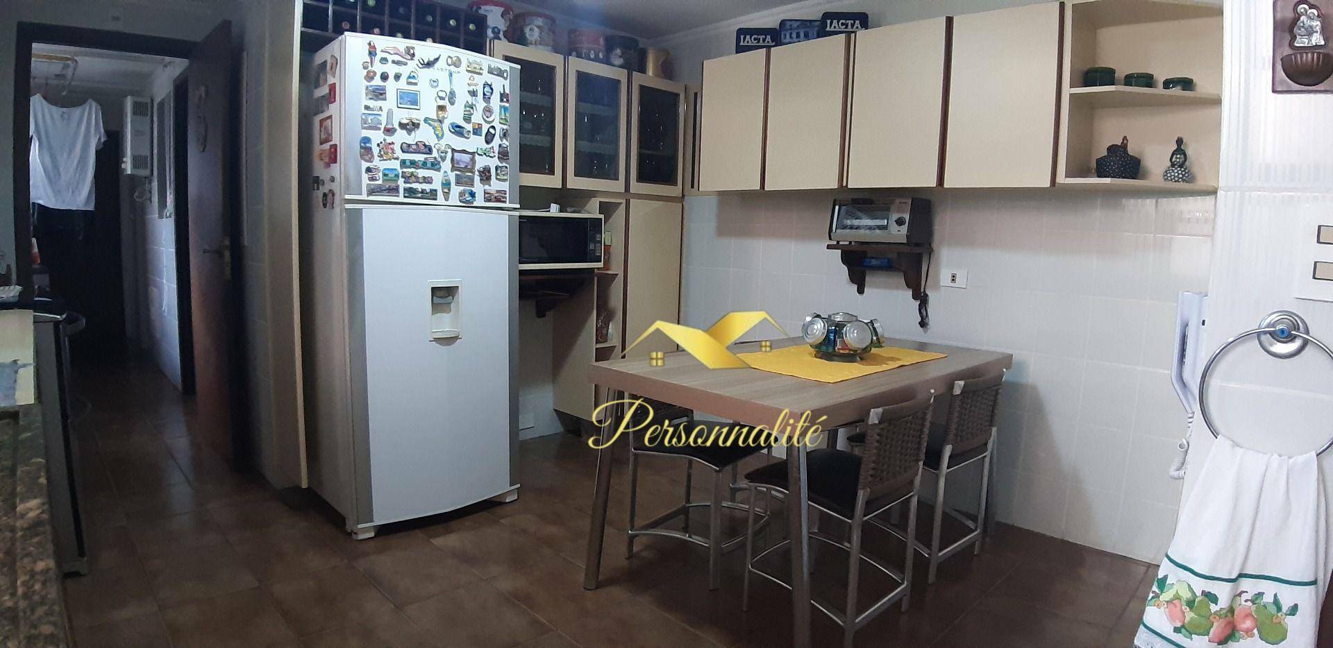 Apartamento à venda com 3 quartos, 191m² - Foto 9