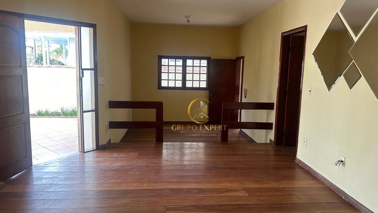 Sobrado à venda com 6 quartos, 240m² - Foto 14