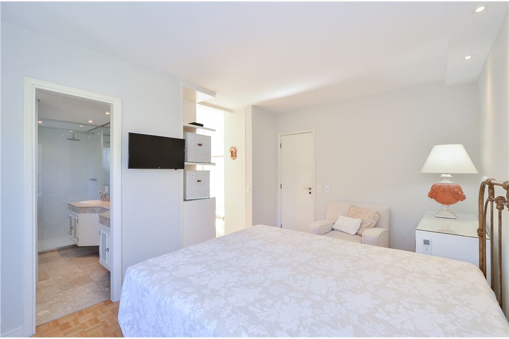 Apartamento à venda com 2 quartos, 121m² - Foto 3