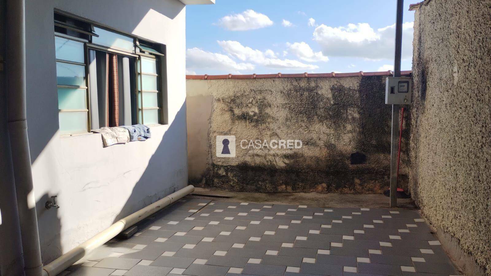 Casa à venda com 3 quartos, 200m² - Foto 4