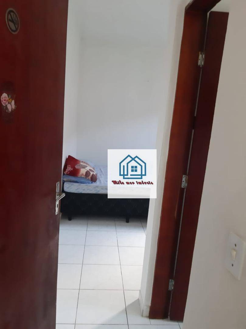 Casa à venda com 2 quartos, 70m² - Foto 4