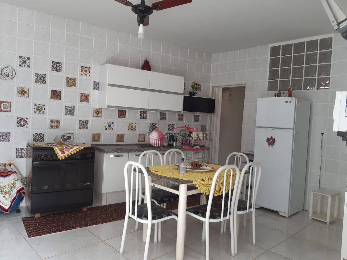 Casa à venda com 2 quartos, 160m² - Foto 9