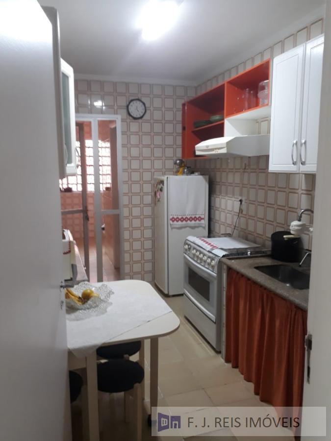 Apartamento à venda com 3 quartos, 80m² - Foto 4