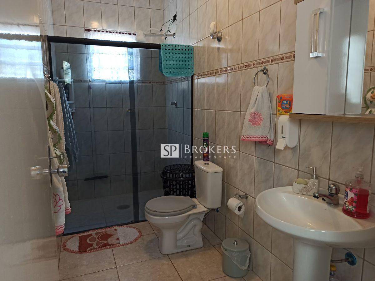 Casa à venda com 4 quartos, 210m² - Foto 15