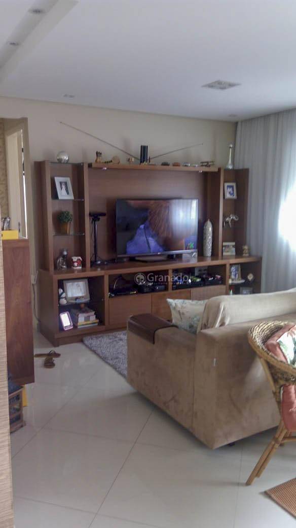 Apartamento à venda com 2 quartos, 67m² - Foto 1