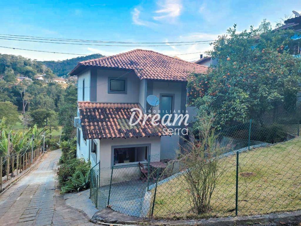 Casa de Condomínio à venda com 3 quartos, 249m² - Foto 1