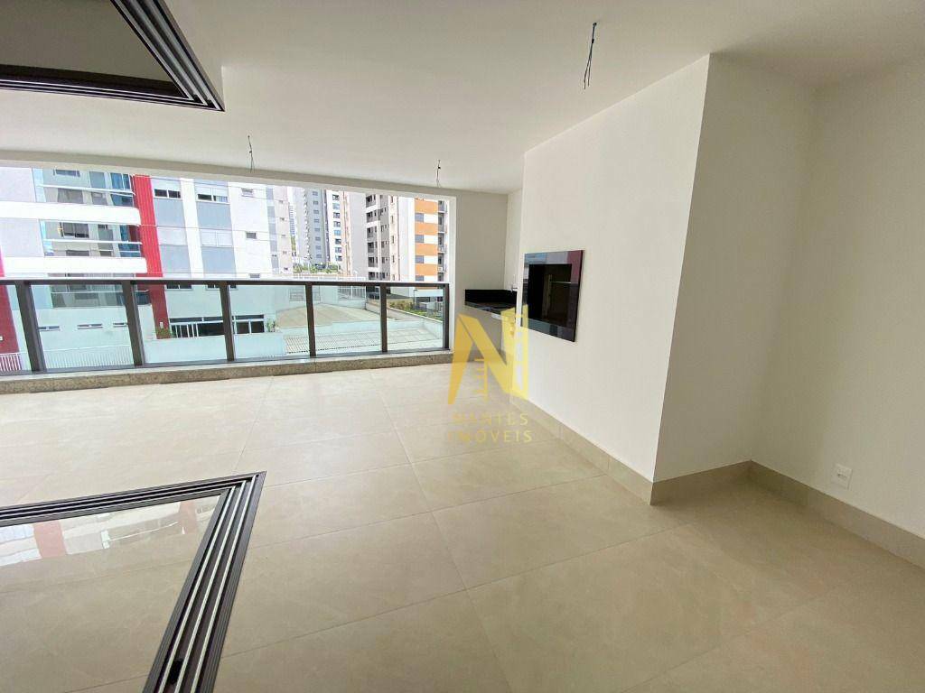 Apartamento à venda com 3 quartos, 216m² - Foto 6