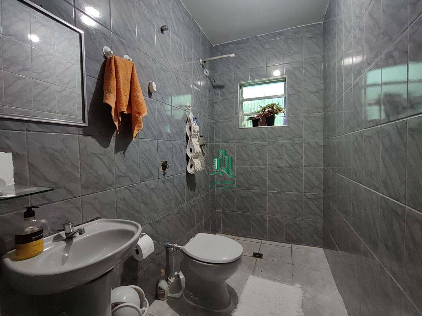 Sobrado à venda com 4 quartos, 180m² - Foto 4