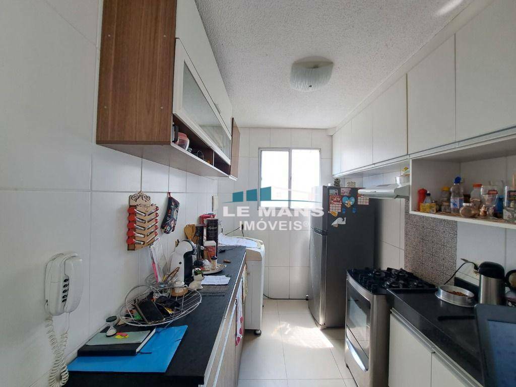 Apartamento à venda com 2 quartos, 45m² - Foto 3