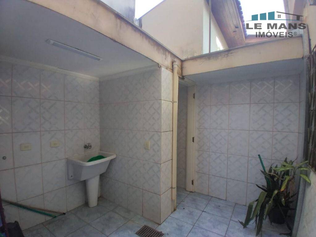 Casa à venda com 3 quartos, 112m² - Foto 11