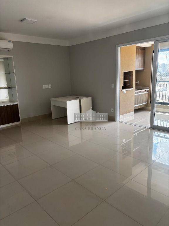 Apartamento à venda com 3 quartos, 124m² - Foto 2