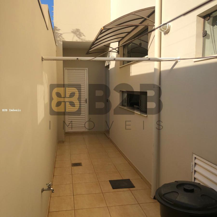 Casa à venda com 3 quartos, 270m² - Foto 37