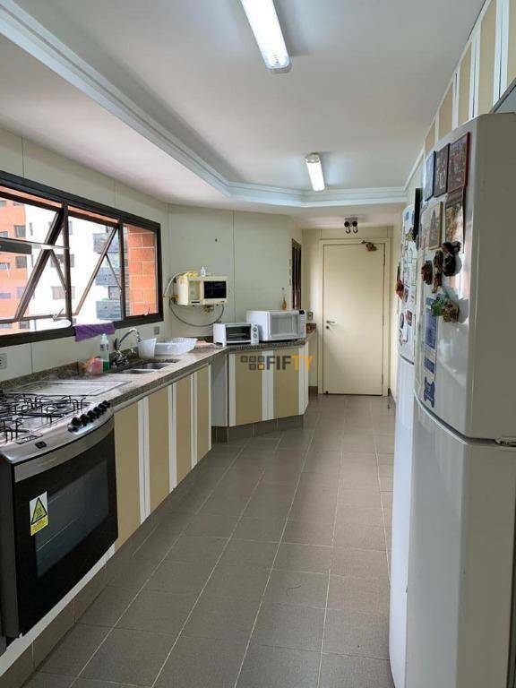 Apartamento à venda com 3 quartos, 300m² - Foto 17