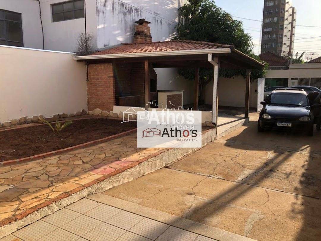 Sobrado à venda com 5 quartos, 250m² - Foto 1