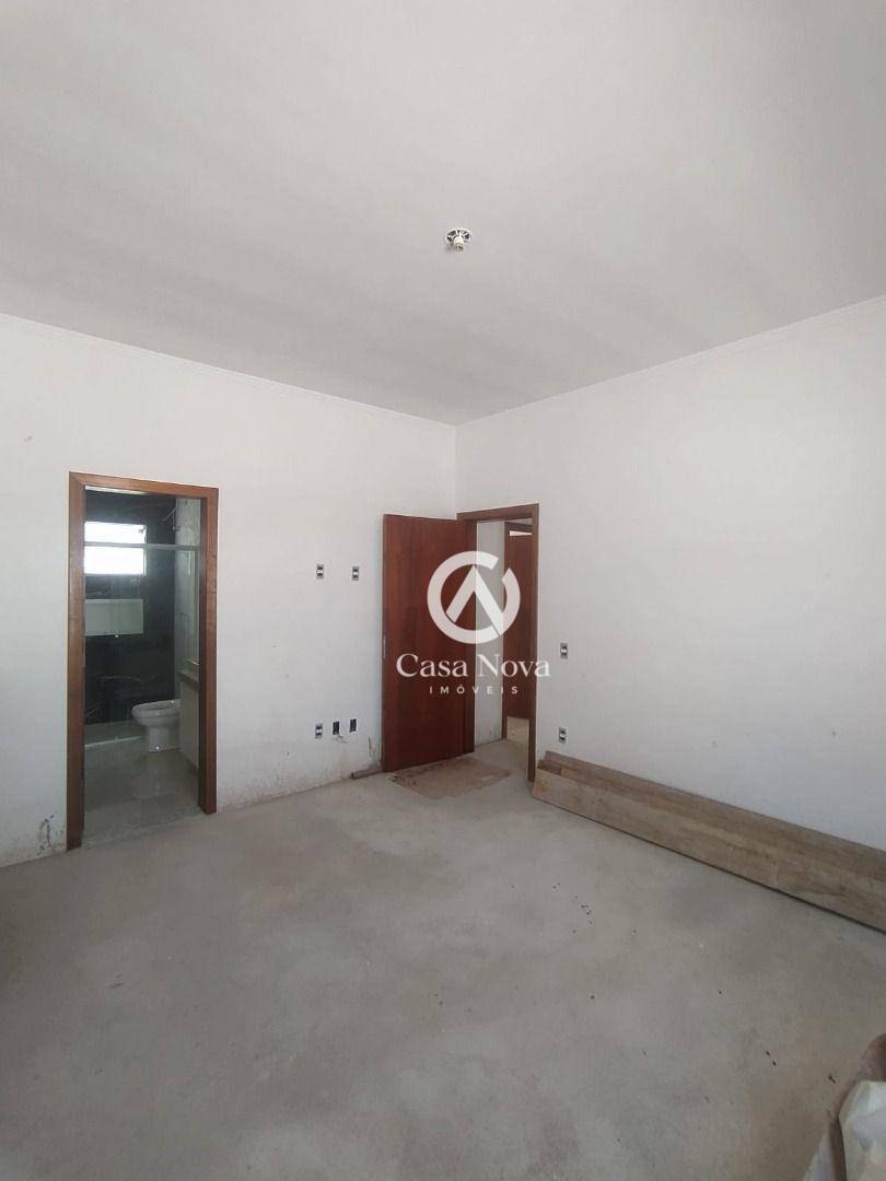 Casa à venda com 3 quartos, 150m² - Foto 4