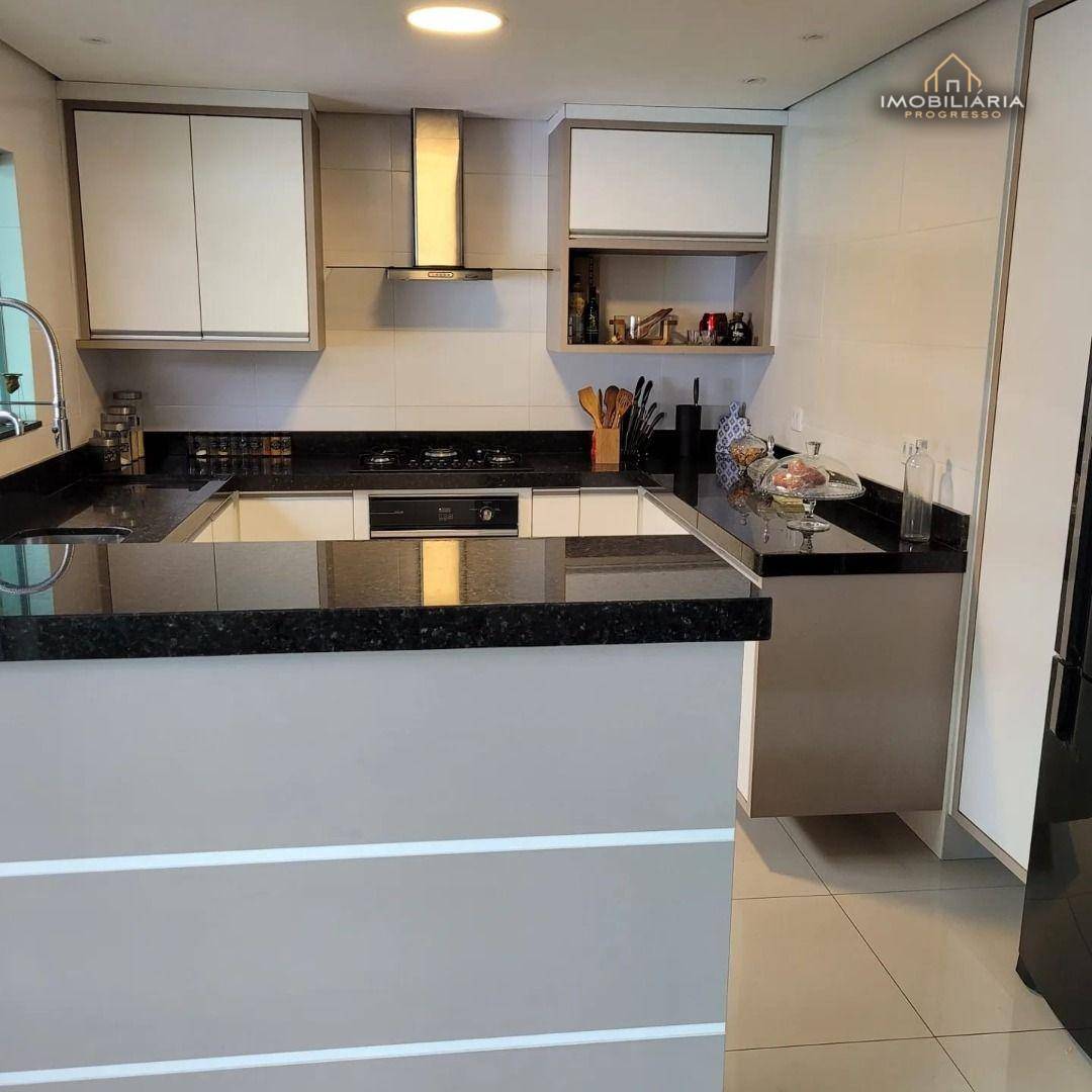 Sobrado à venda com 3 quartos, 330m² - Foto 3