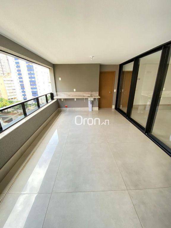 Apartamento à venda com 3 quartos, 221m² - Foto 4