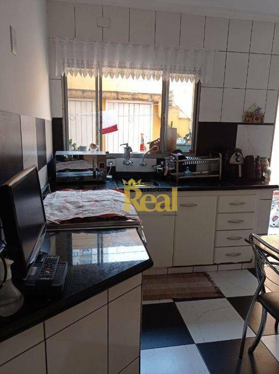 Sobrado à venda com 3 quartos, 200m² - Foto 6