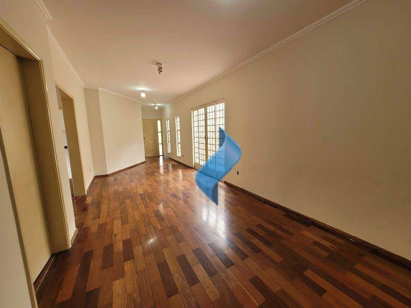 Casa para alugar com 6 quartos, 262m² - Foto 13