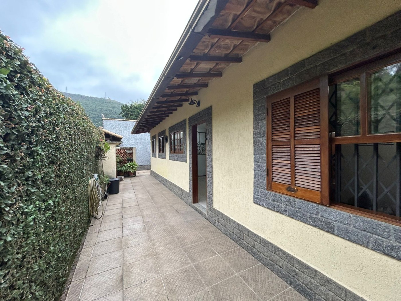 Casa à venda com 4 quartos, 109m² - Foto 5