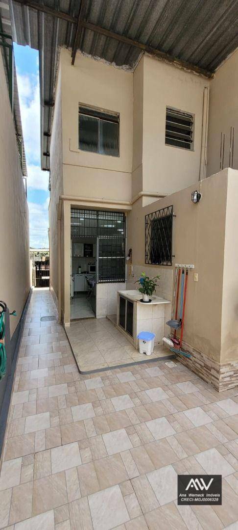 Casa à venda com 6 quartos, 250m² - Foto 15