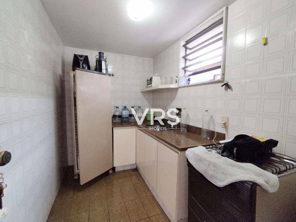 Apartamento à venda com 3 quartos, 168m² - Foto 32