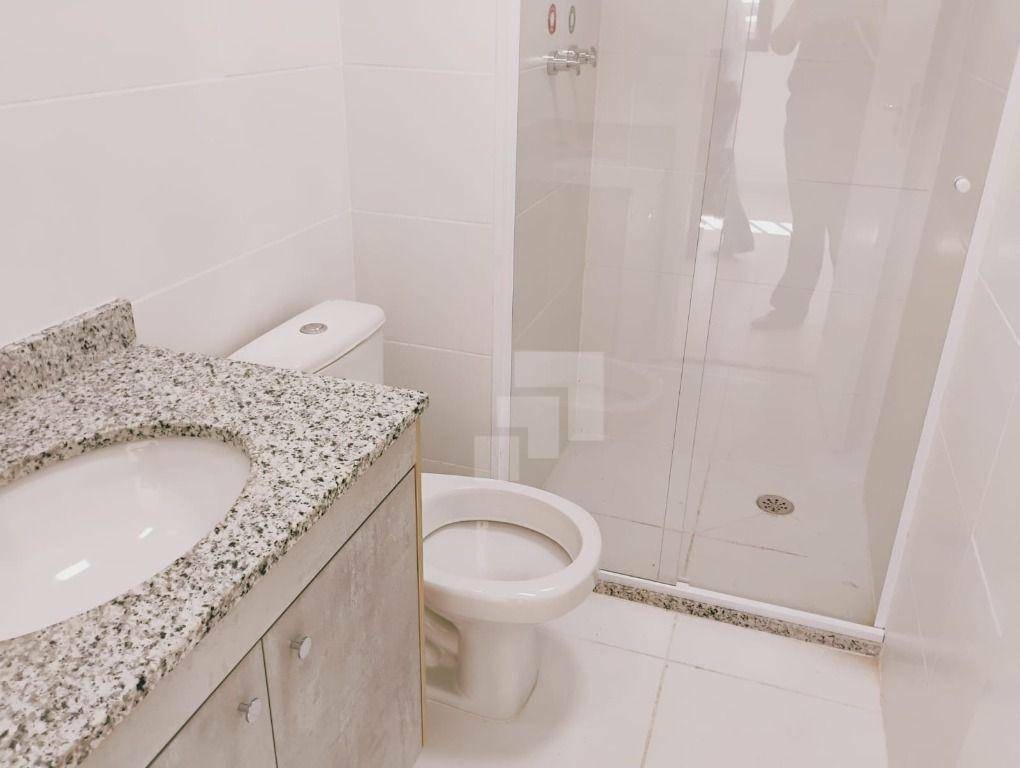 Apartamento para alugar com 2 quartos, 68m² - Foto 34