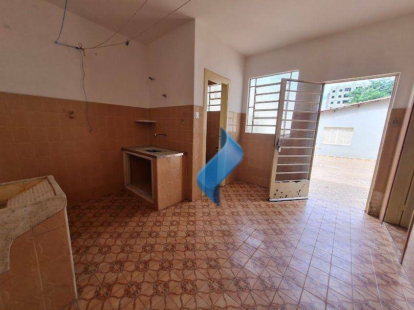 Casa à venda e aluguel com 3 quartos, 139m² - Foto 37