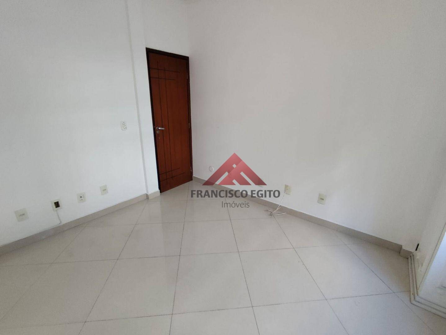 Apartamento para alugar com 3 quartos, 110m² - Foto 11