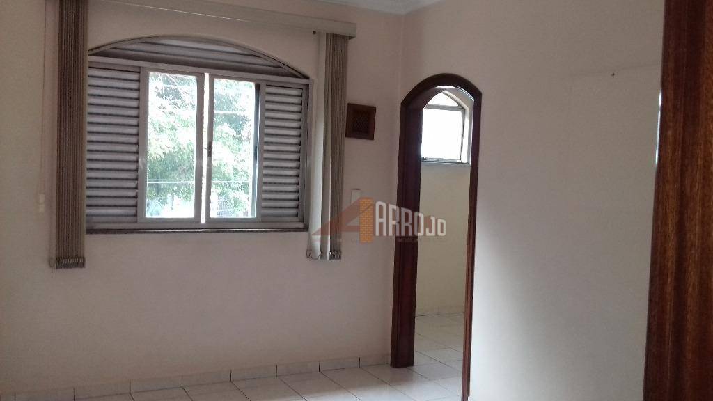 Sobrado à venda com 3 quartos, 185m² - Foto 4