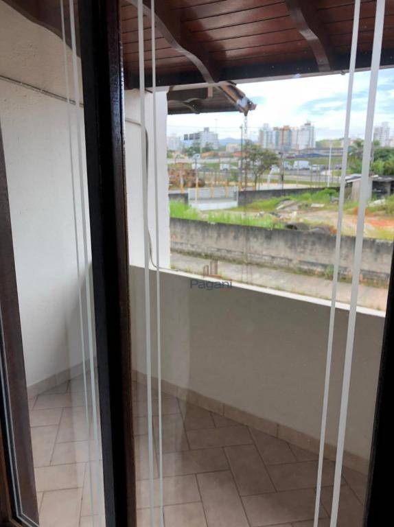 Casa para alugar com 4 quartos, 450m² - Foto 17