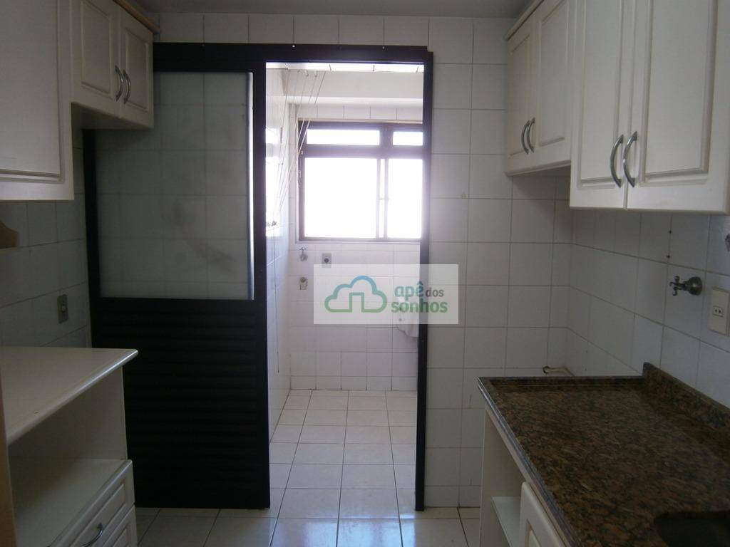 Apartamento para alugar com 2 quartos, 70m² - Foto 8