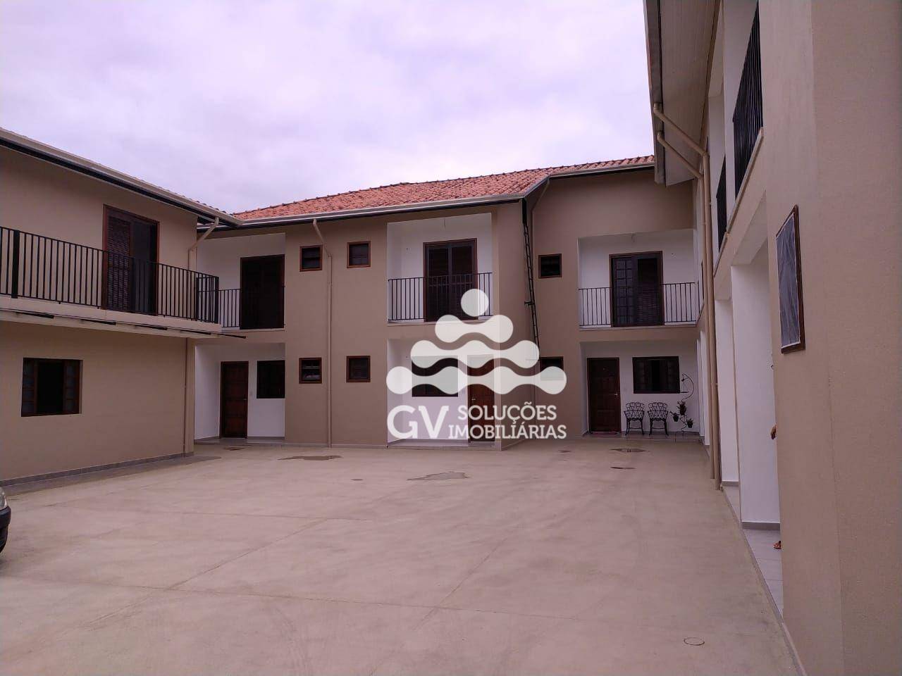 Casa à venda com 3 quartos, 110m² - Foto 1