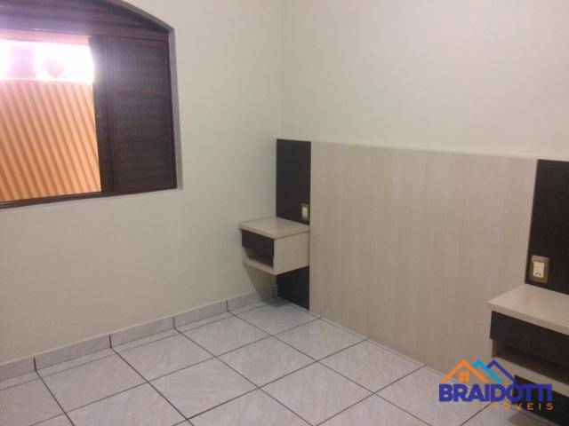 Casa à venda com 2 quartos, 110m² - Foto 4