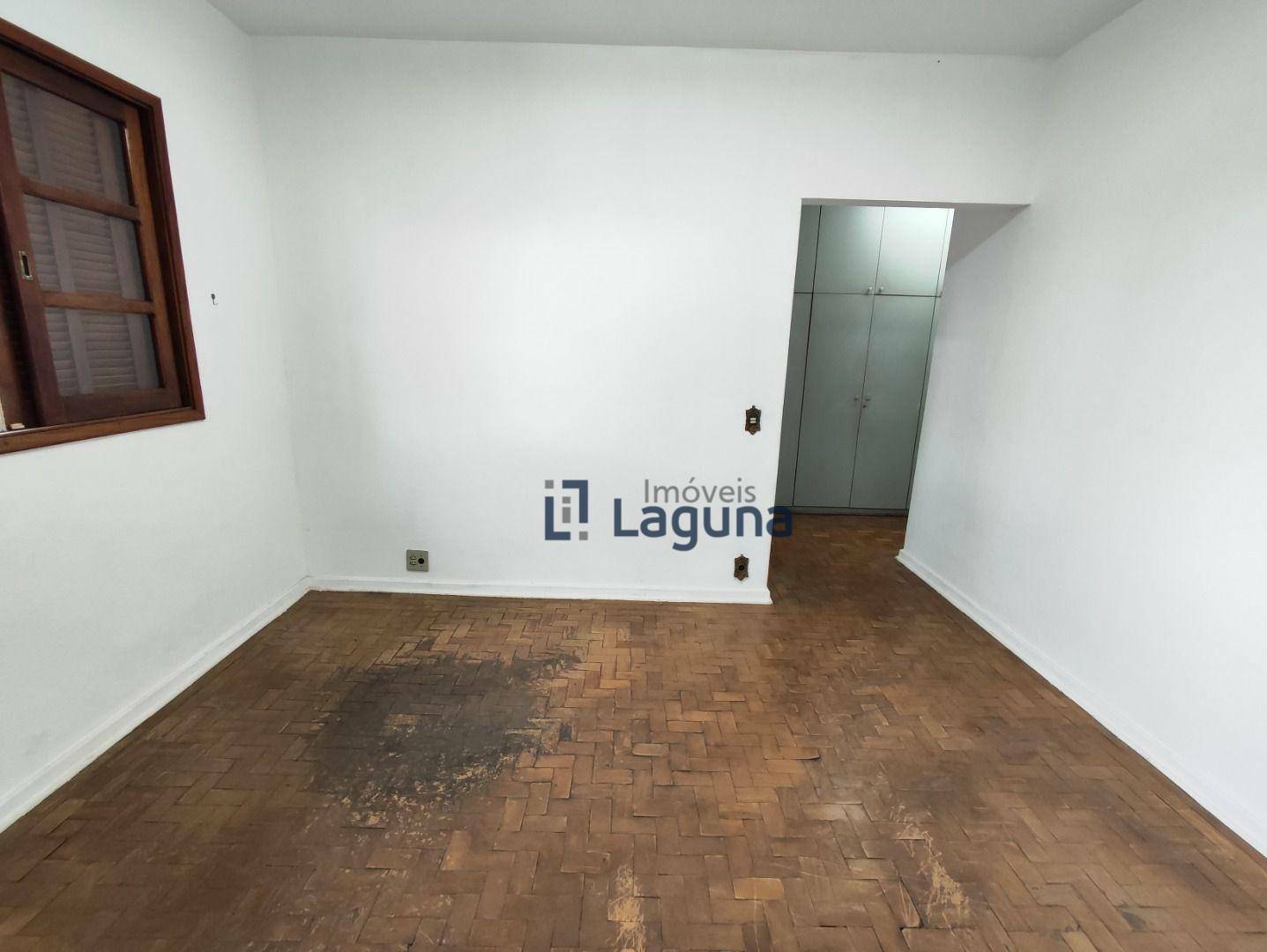 Casa para alugar com 3 quartos, 285m² - Foto 52