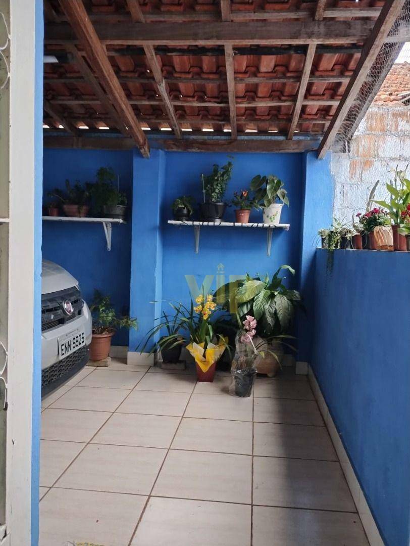 Casa à venda com 3 quartos, 242M2 - Foto 4