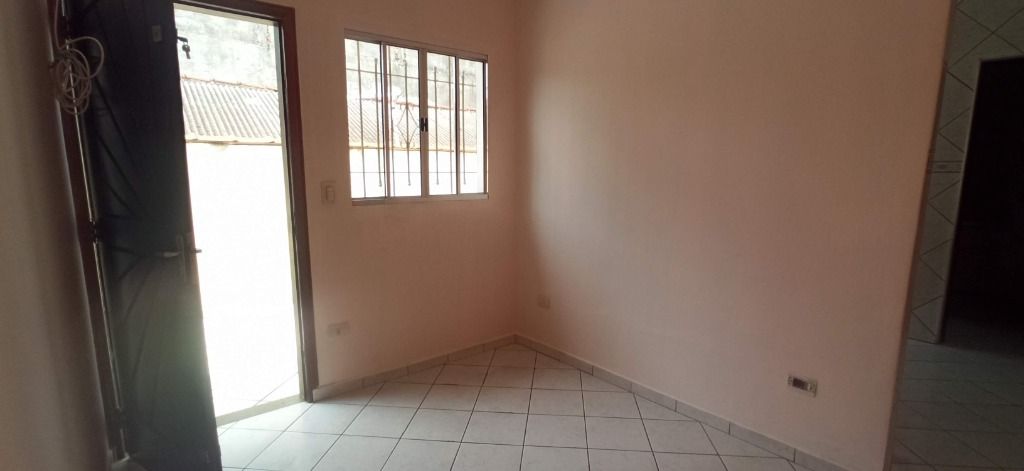 Casa para alugar com 1 quarto, 60m² - Foto 7