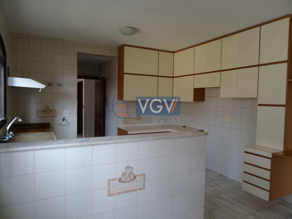 Apartamento para alugar com 3 quartos, 270m² - Foto 11