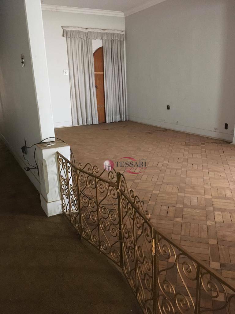 Casa à venda com 3 quartos, 220m² - Foto 3