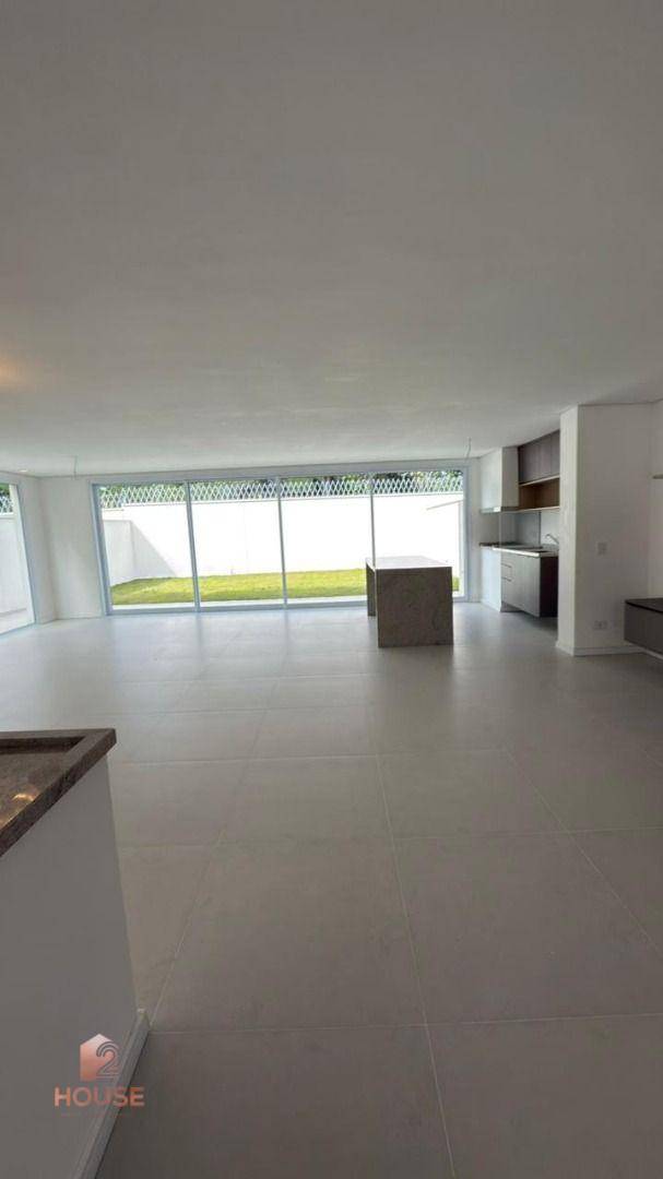 Casa de Condomínio para alugar com 3 quartos, 260m² - Foto 5