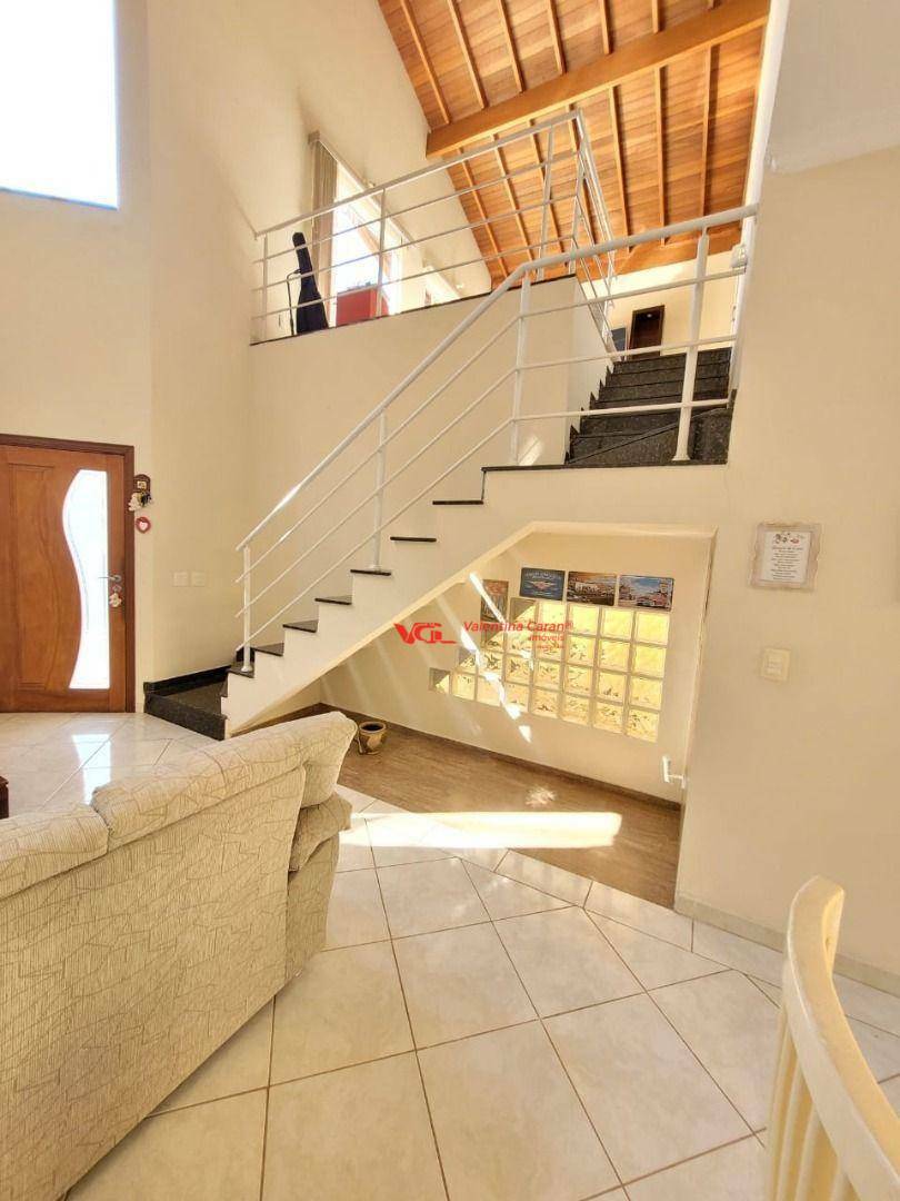 Casa de Condomínio à venda com 4 quartos, 215m² - Foto 4