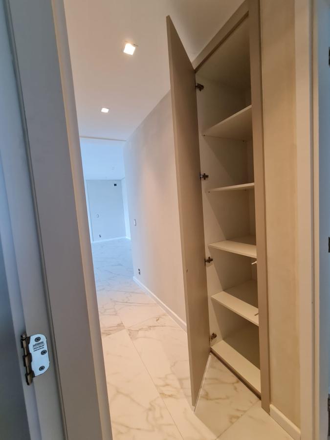 Apartamento para alugar com 3 quartos, 149m² - Foto 6