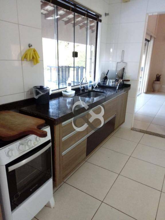 Casa de Condomínio para alugar com 3 quartos, 350m² - Foto 15