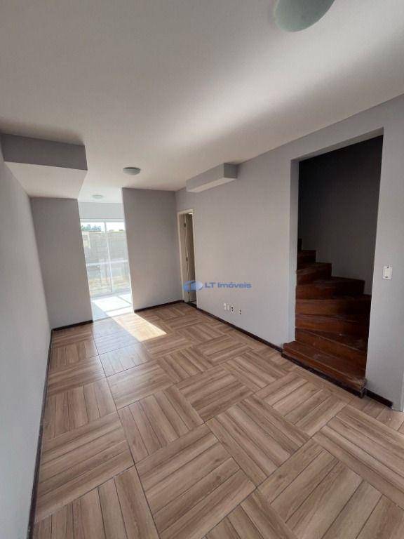 Sobrado à venda com 2 quartos, 68m² - Foto 1