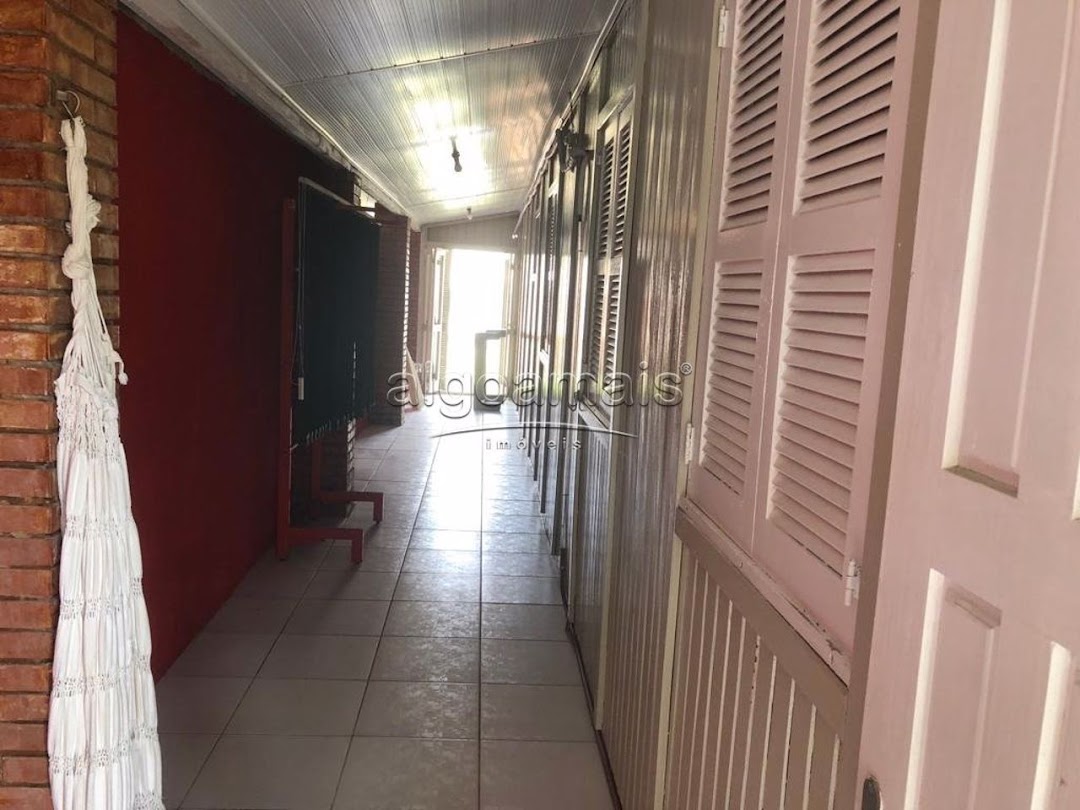 Casa à venda com 3 quartos, 70m² - Foto 2