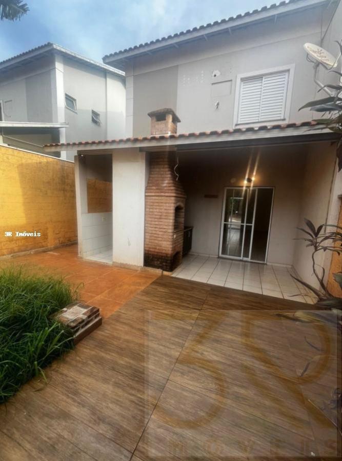 Casa de Condomínio para alugar com 3 quartos, 247m² - Foto 1